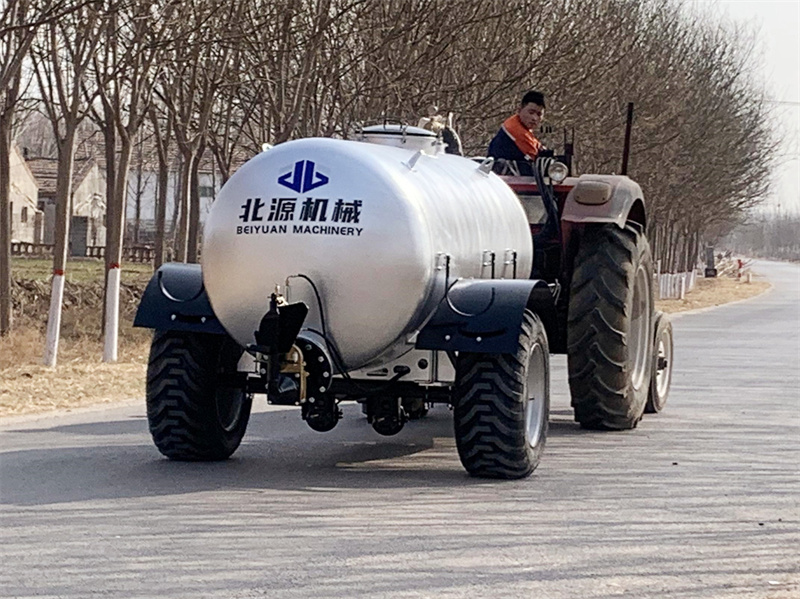 液態(tài)有機(jī)肥噴灑車(chē)